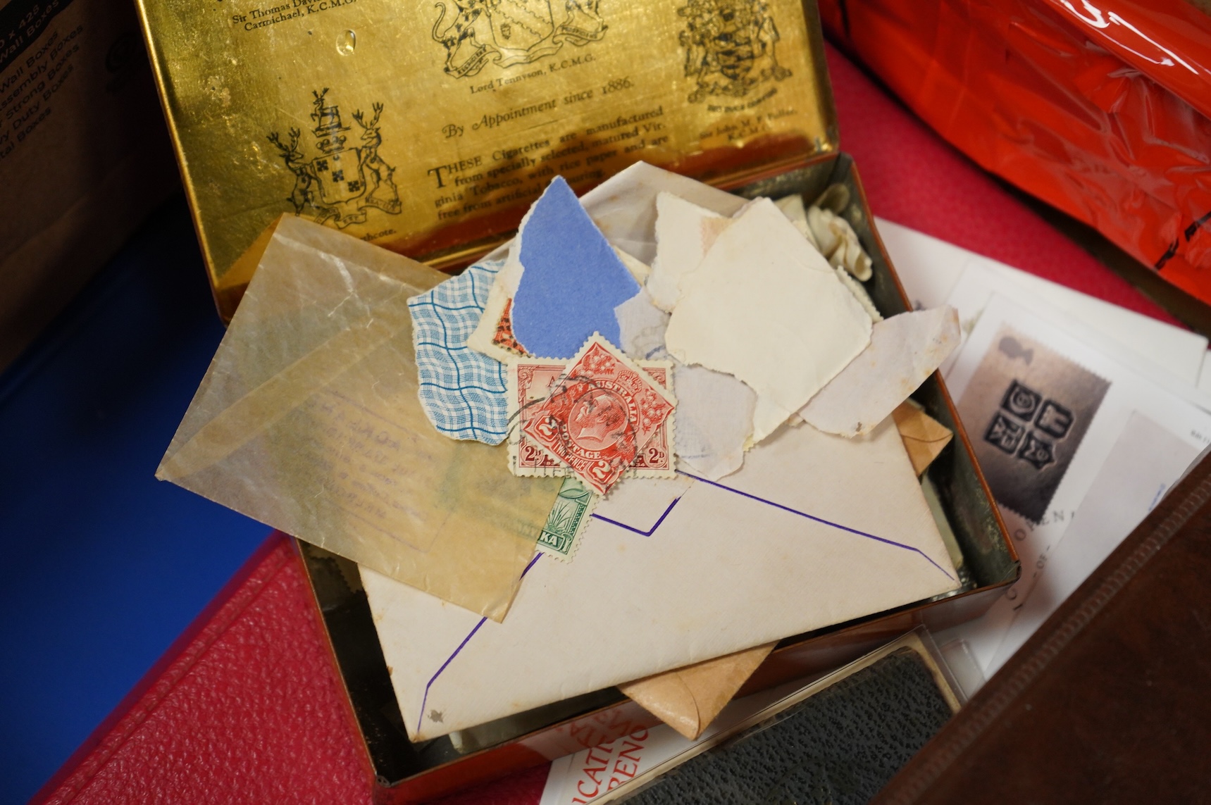 A quantity of world stamps and covers